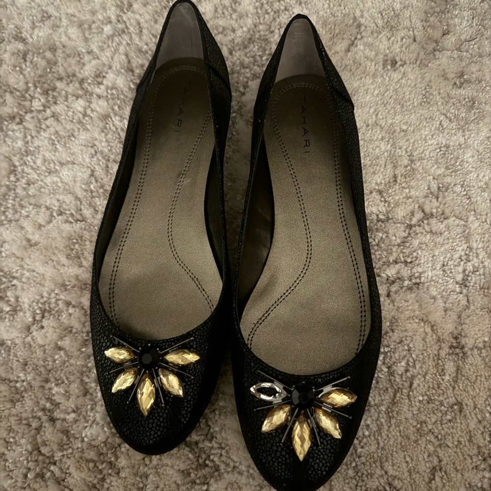 Tahari Balboa Ballet Flats- New in Box